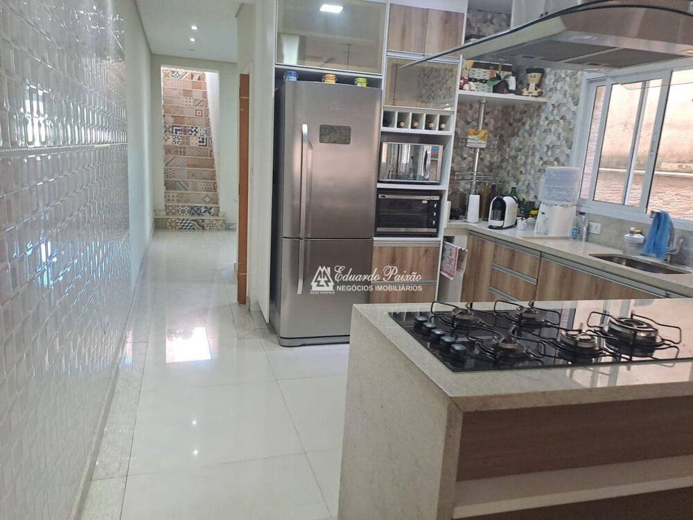 Sobrado, 3 quartos, 287 m² - Foto 1