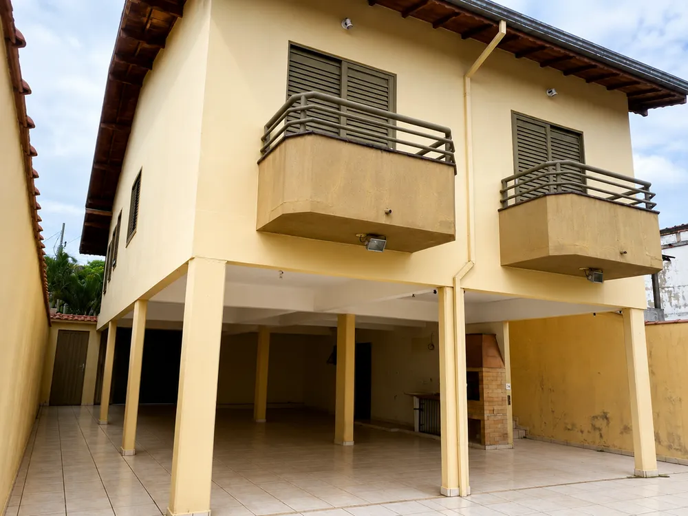 Casa, 3 quartos, 208 m² - Foto 1