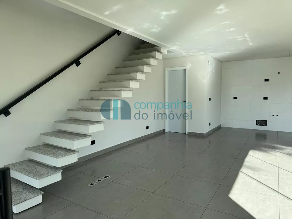 Sobrado à venda com 3 quartos, 119m² - Foto 2