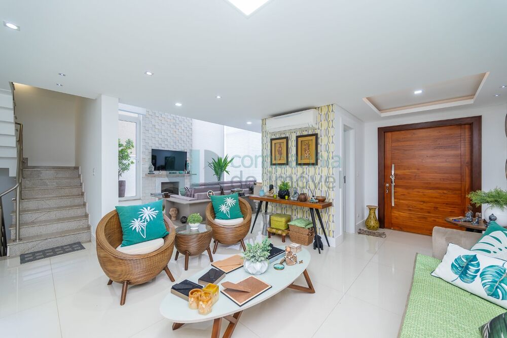 Casa de Condomínio à venda com 5 quartos, 296m² - Foto 1