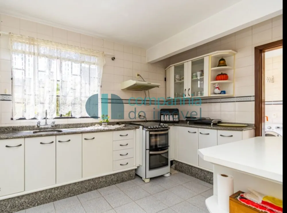 Sobrado, 3 quartos, 256 m² - Foto 2
