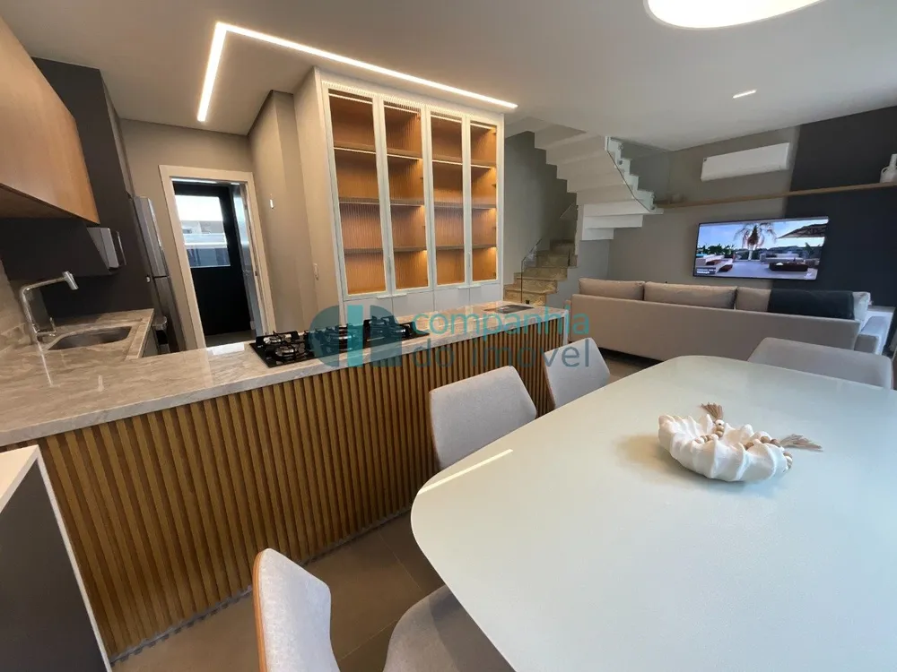 Sobrado, 3 quartos, 182 m² - Foto 1