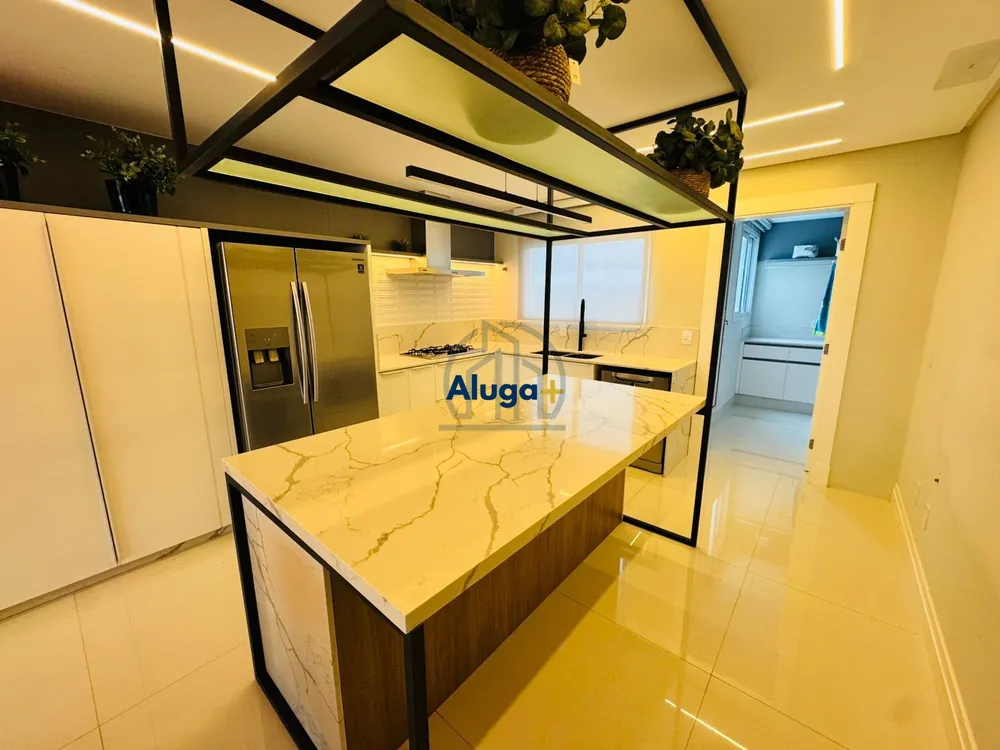 Apartamento, 3 quartos, 180 m² - Foto 1