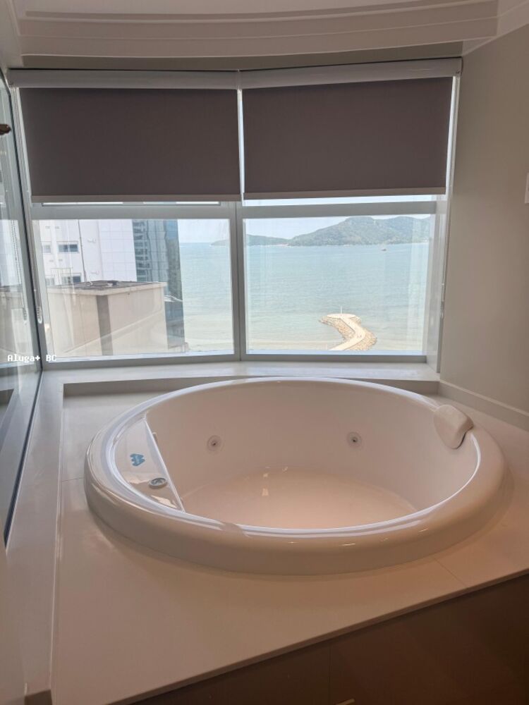 Apartamento para alugar com 3 quartos, 186m² - Foto 4