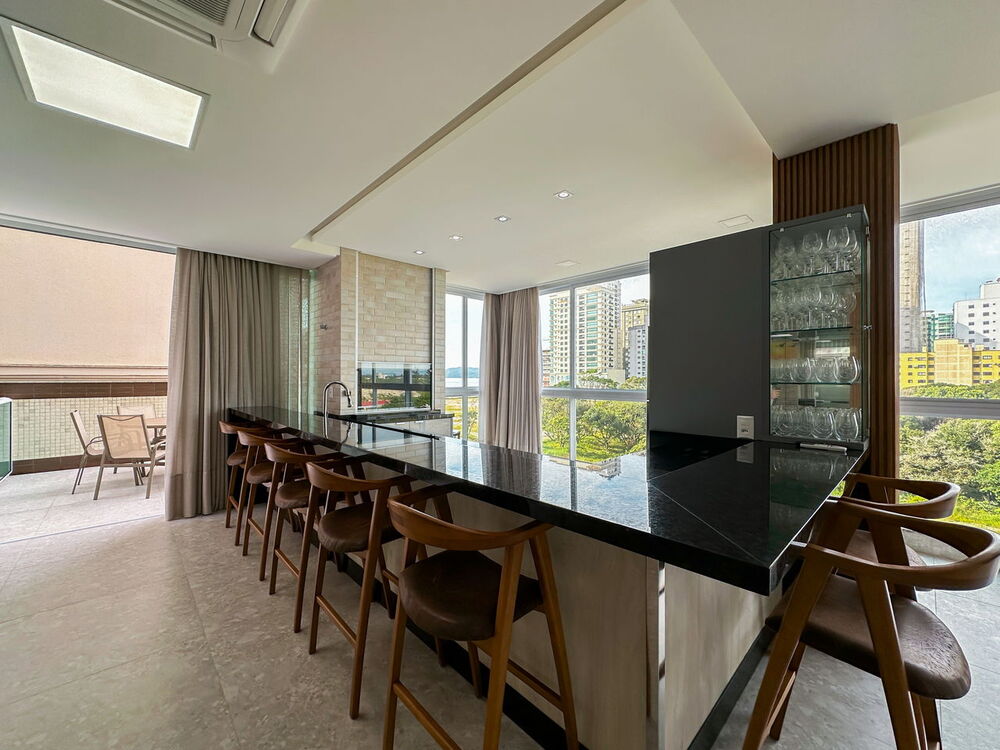 Apartamento, 4 quartos, 193 m² - Foto 1
