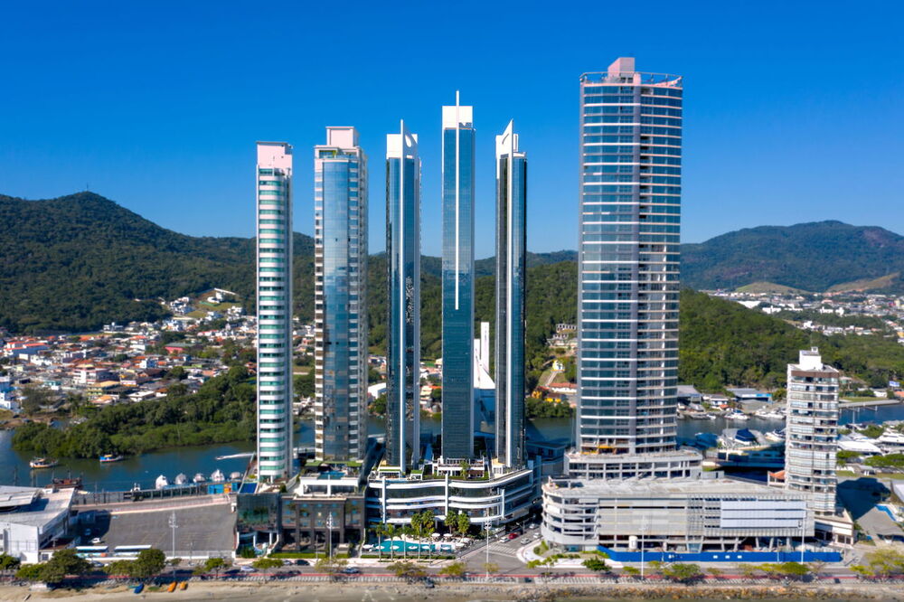 Apartamento, 4 quartos, 233 m² - Foto 1