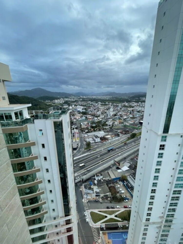 Cobertura, 3 quartos, 240 m² - Foto 2