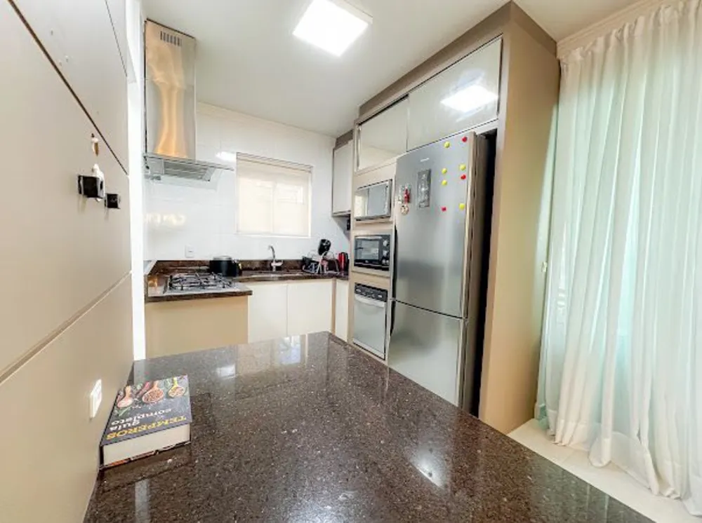 Apartamento, 3 quartos, 218 m² - Foto 1