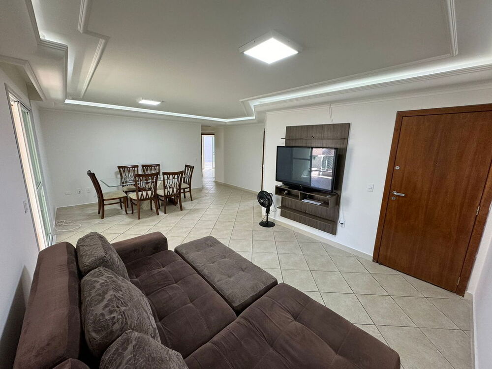 Apartamento, 3 quartos, 210 m² - Foto 1