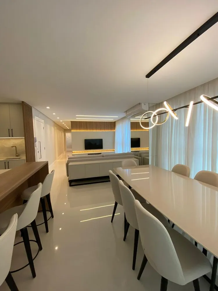 Apartamento, 3 quartos, 140 m² - Foto 1
