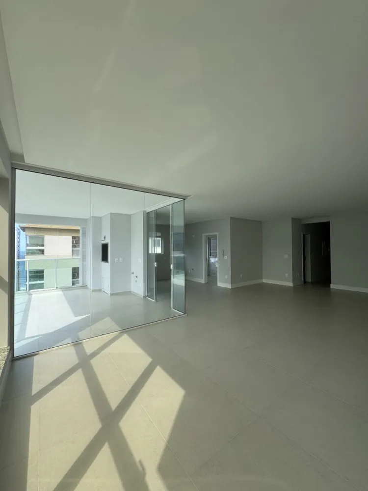 Apartamento, 3 quartos, 160 m² - Foto 1