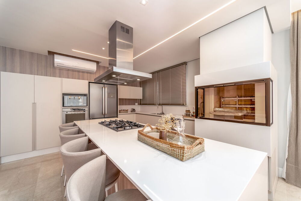 Apartamento, 4 quartos, 203 m² - Foto 1