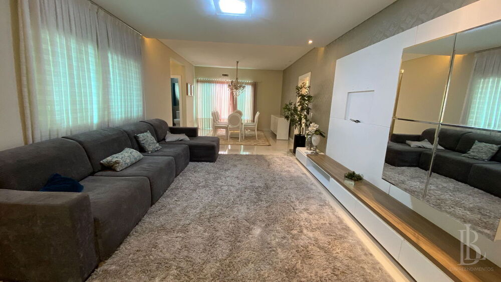 Casa, 3 quartos, 387 m² - Foto 1