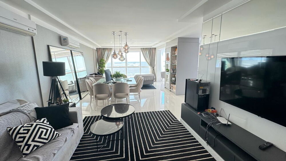 Apartamento à venda com 4 quartos, 185m² - Foto 2