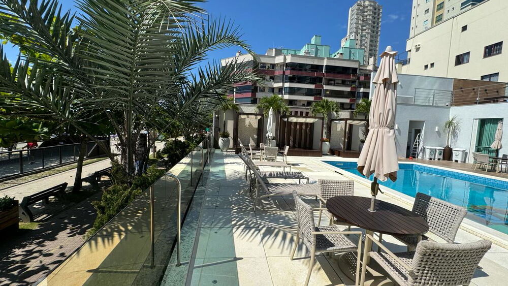 Apartamento à venda com 4 quartos, 185m² - Foto 1