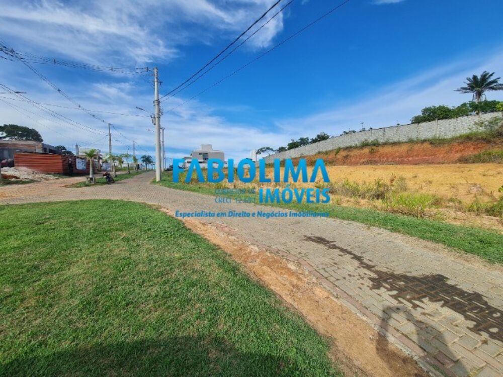 Casa de Condomínio à venda com 4 quartos, 320m² - Foto 2