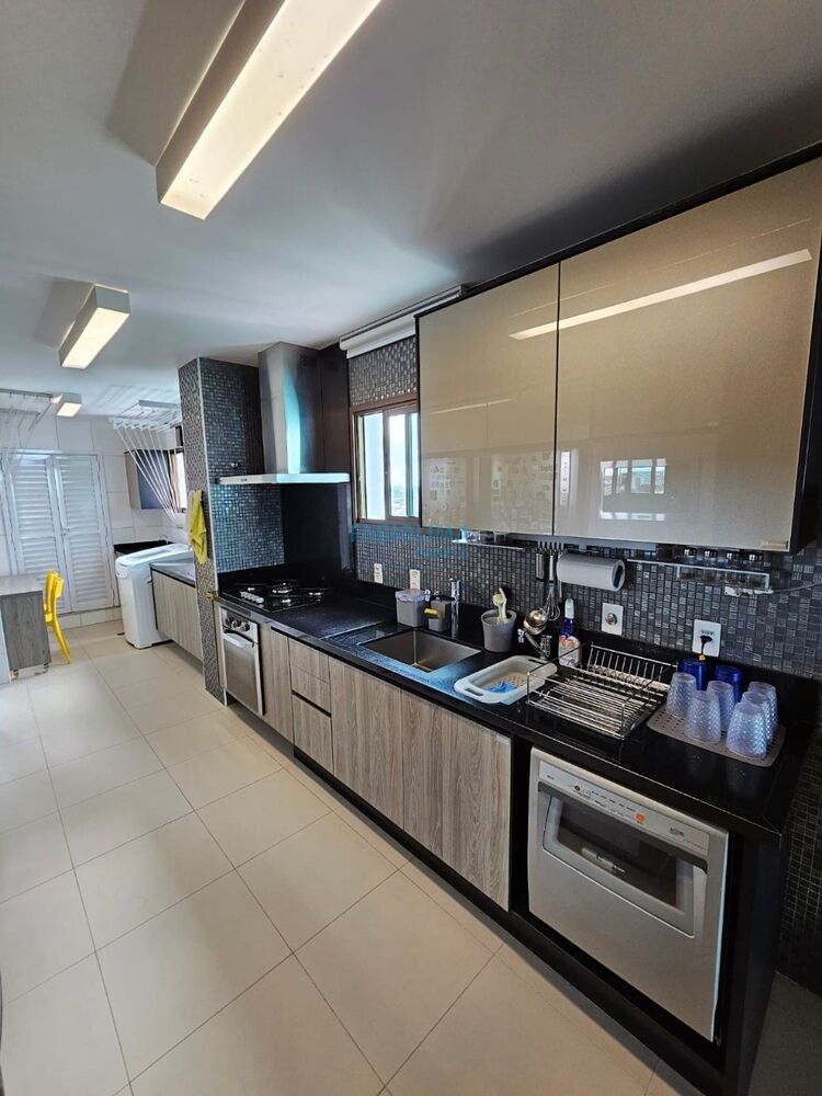 Apartamento à venda com 4 quartos, 242m² - Foto 13