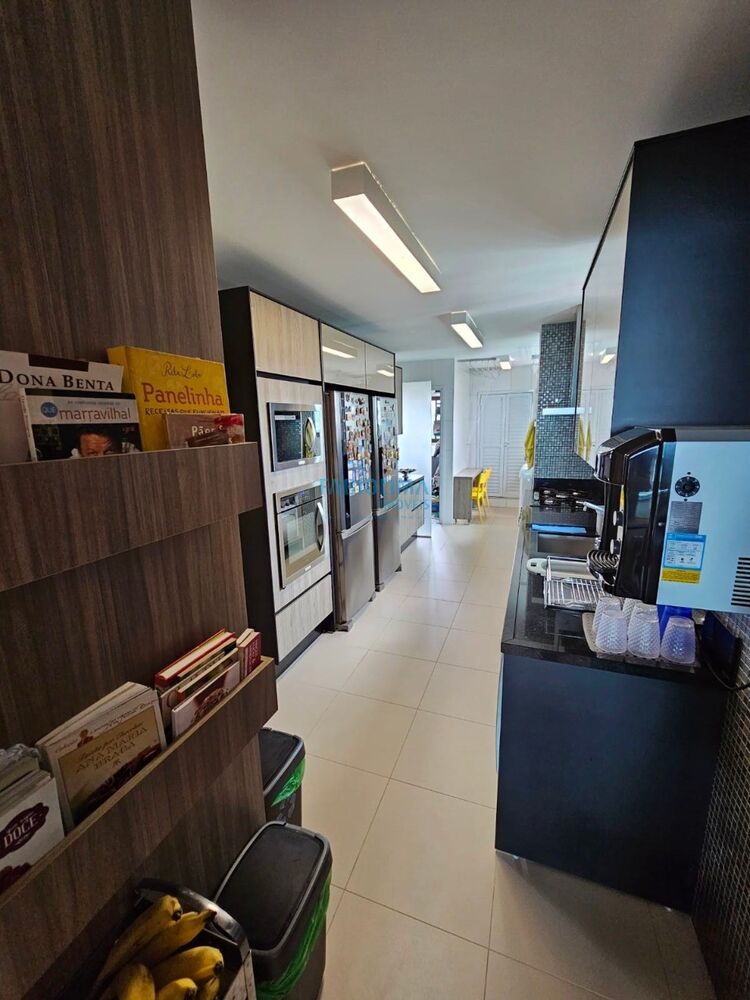 Apartamento à venda com 4 quartos, 242m² - Foto 12
