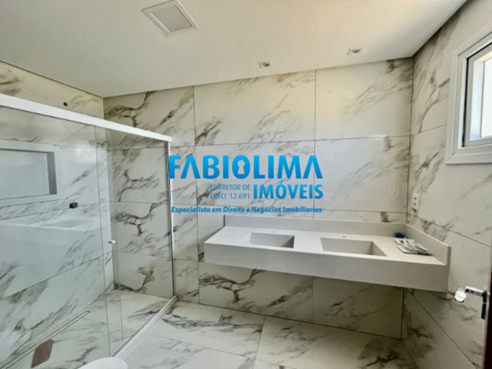 Casa de Condomínio à venda com 4 quartos, 390m² - Foto 2