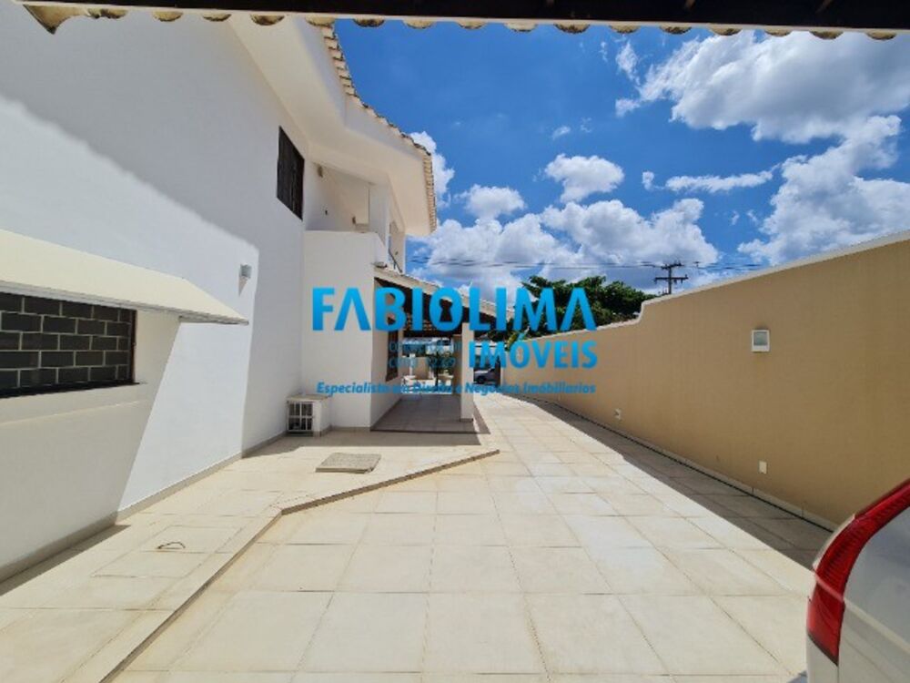 Casa de Condomínio à venda com 3 quartos, 420m² - Foto 1