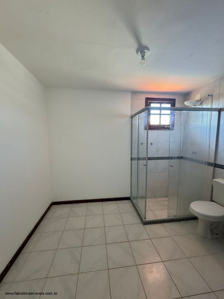 Casa de Condomínio à venda com 4 quartos, 300m² - Foto 2