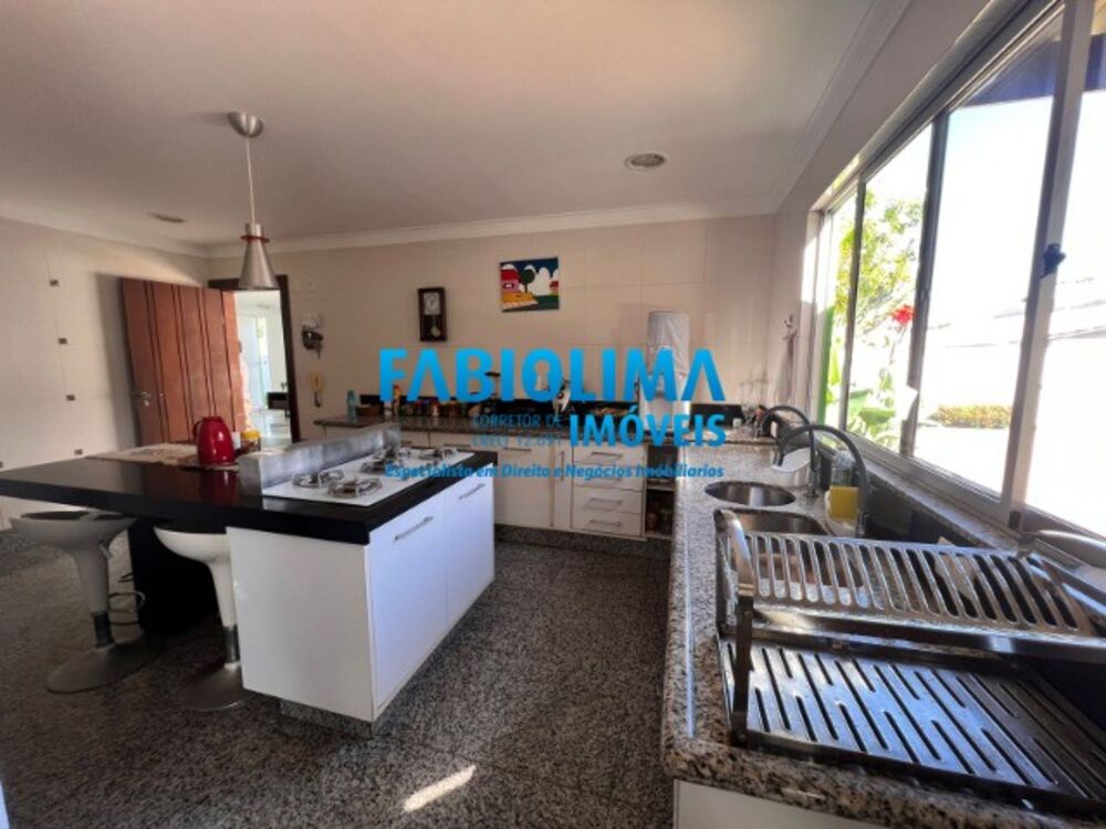 Casa de Condomínio à venda com 5 quartos, 1200m² - Foto 2