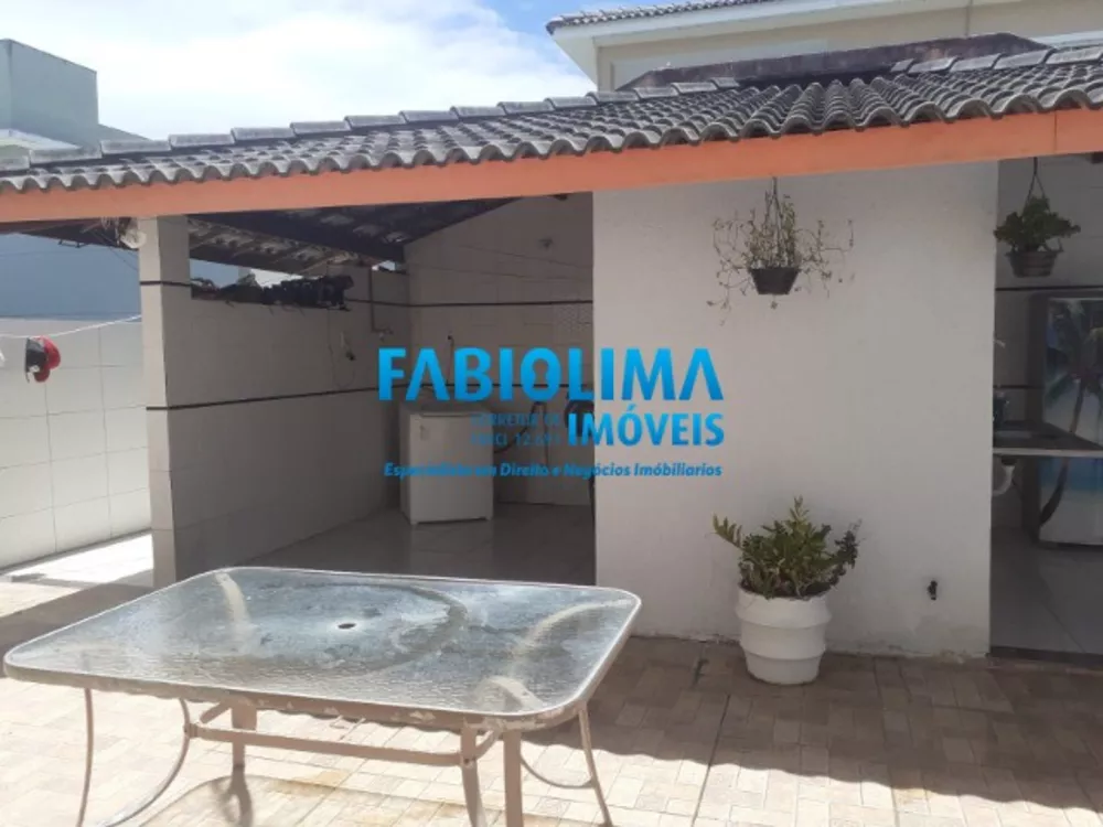 Casa de Condomínio à venda com 4 quartos, 300m² - Foto 2