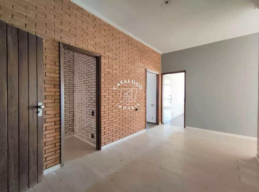 Casa à venda com 4 quartos, 606m² - Foto 2