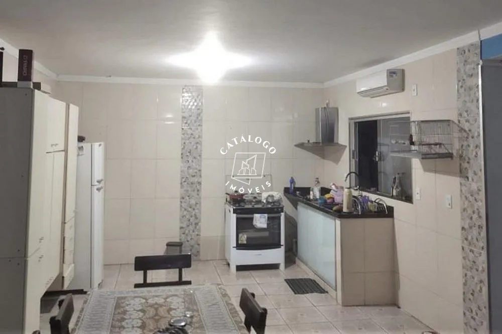 Casa, 3 quartos, 200 m² - Foto 1