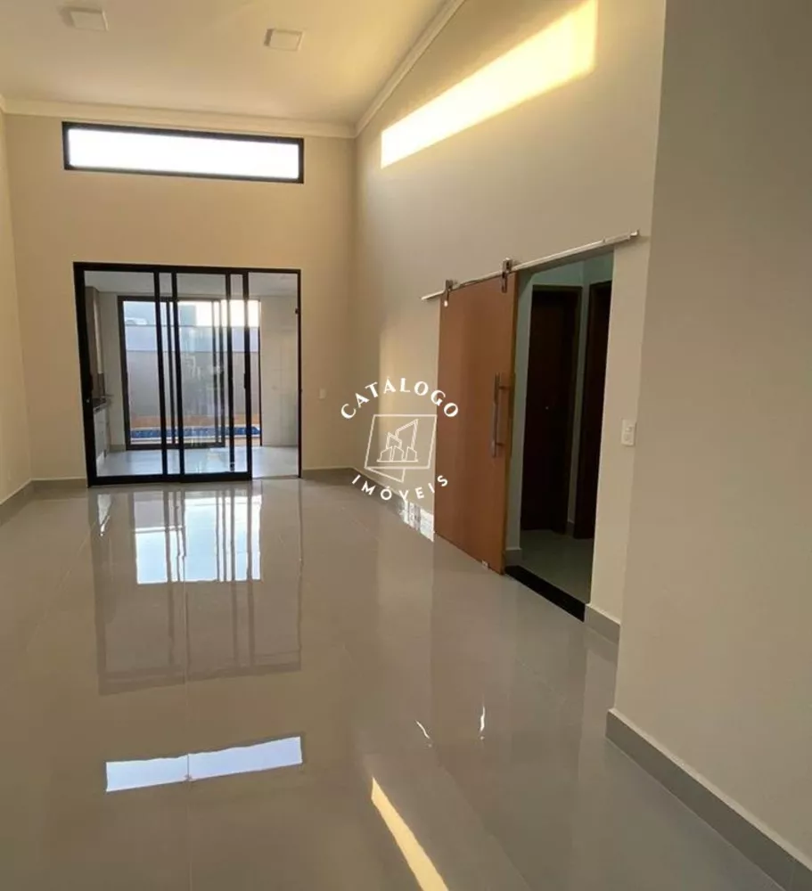 Casa de Condomínio à venda com 3 quartos, 250m² - Foto 1