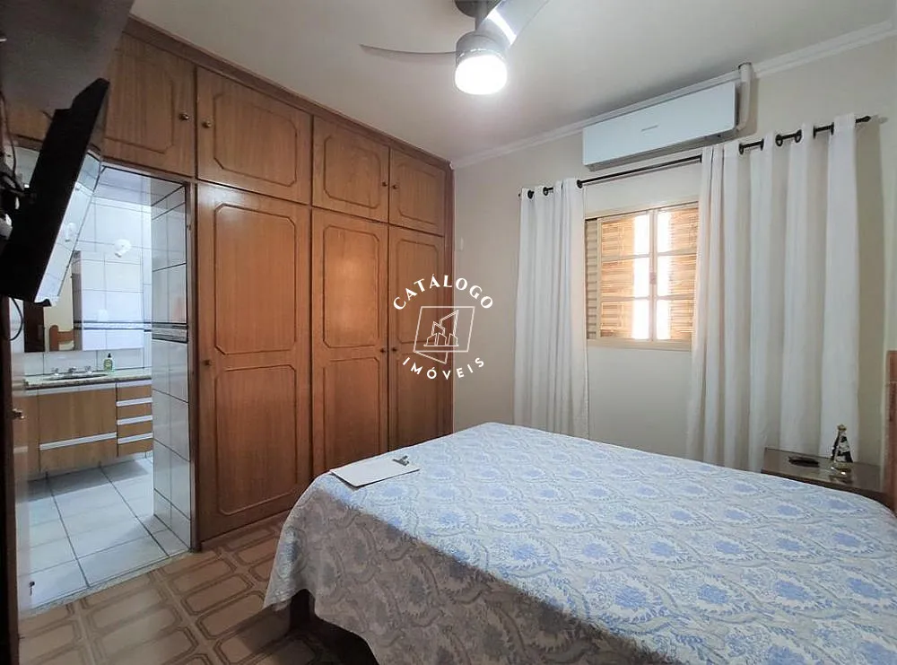 Casa, 3 quartos, 210 m² - Foto 1