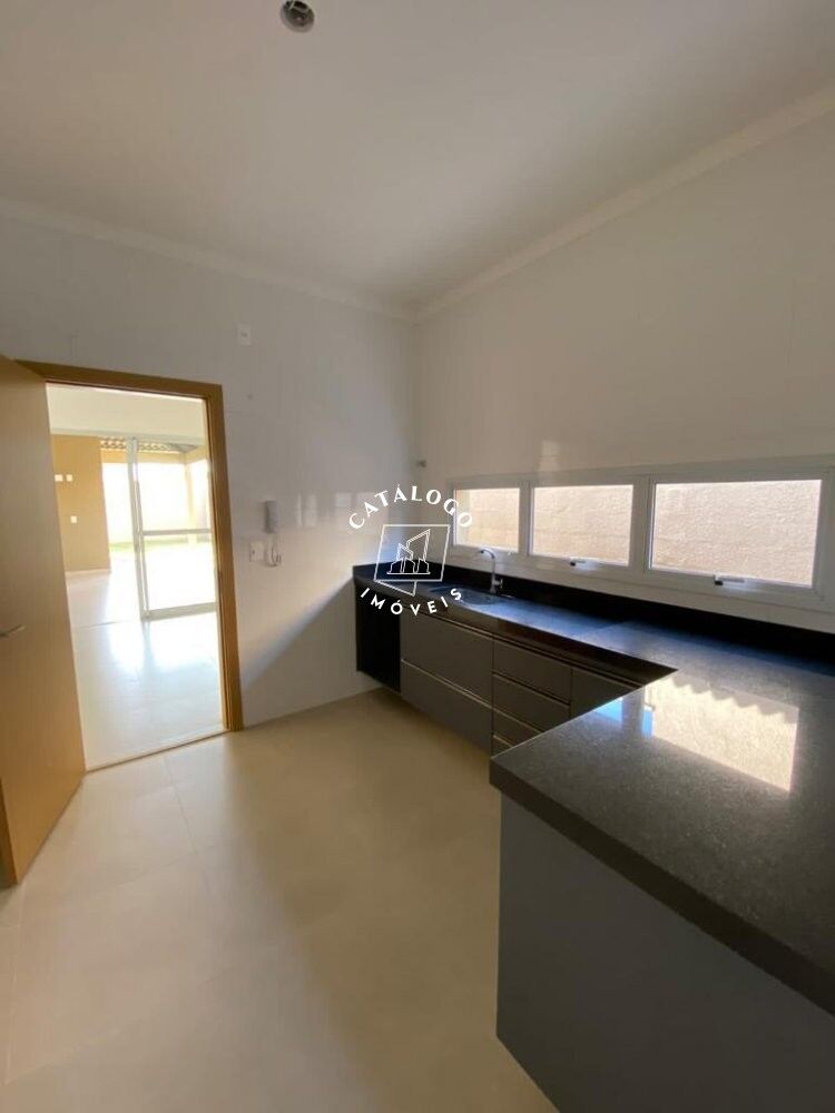 Casa à venda com 3 quartos, 275m² - Foto 4