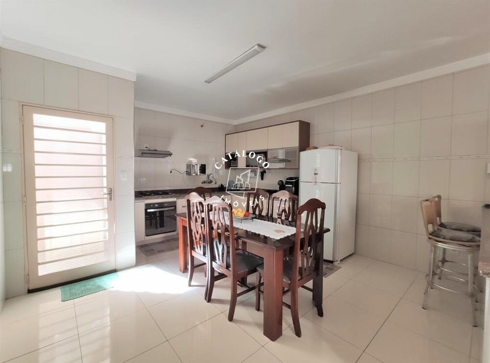 Casa à venda com 3 quartos, 210m² - Foto 12