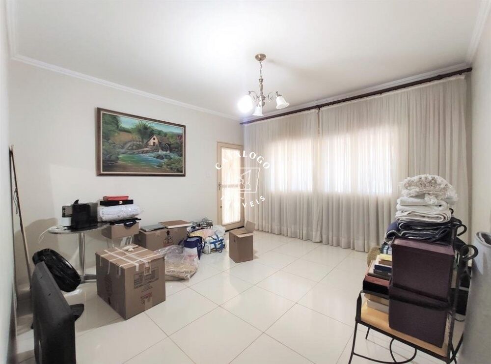 Casa à venda com 3 quartos, 210m² - Foto 2