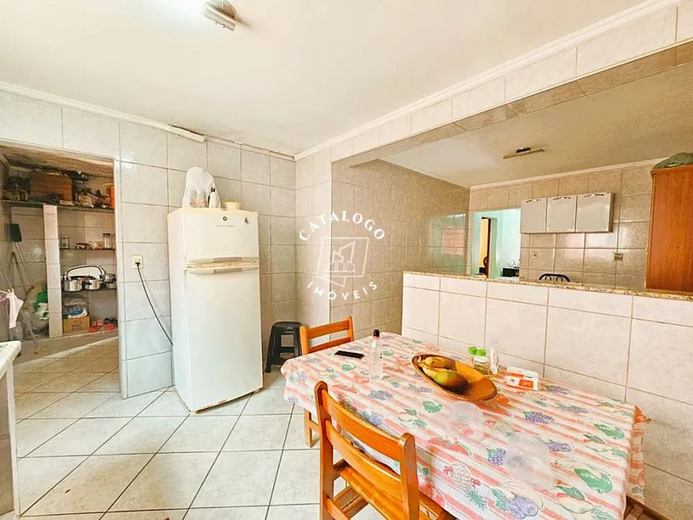 Casa, 4 quartos, 215 m² - Foto 1