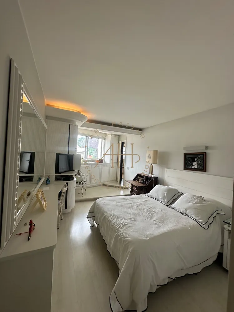 Cobertura, 3 quartos, 302 m² - Foto 4
