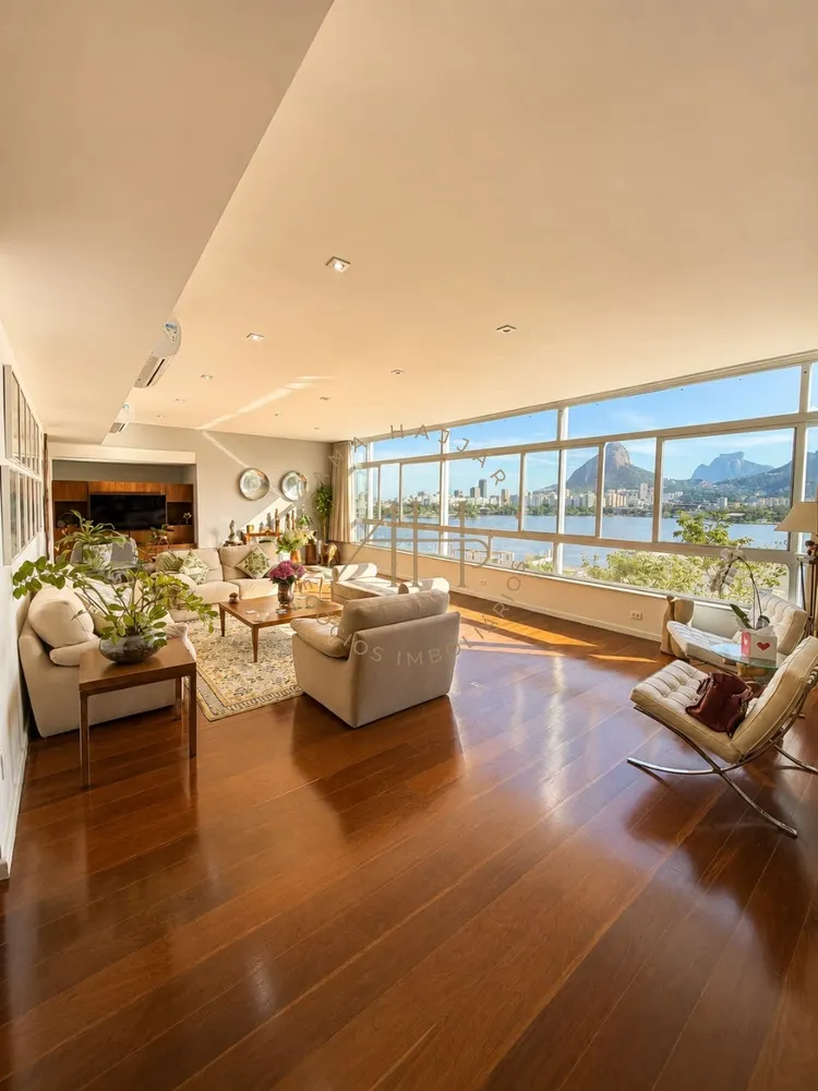 Apartamento, 3 quartos, 240 m² - Foto 1