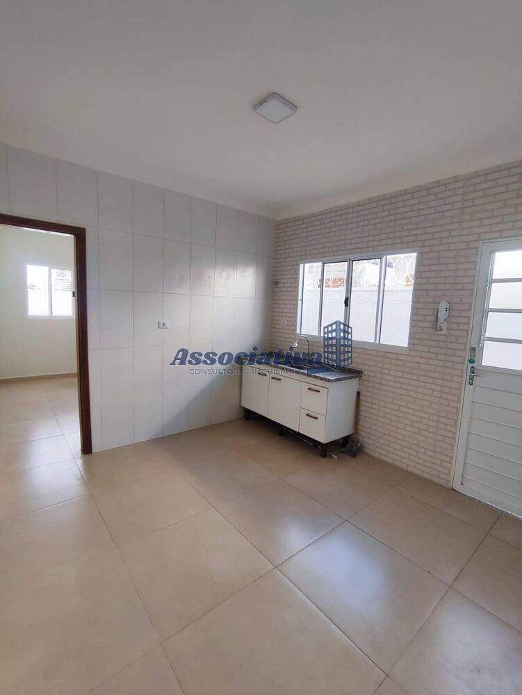 Casa à venda com 2 quartos, 70m² - Foto 8