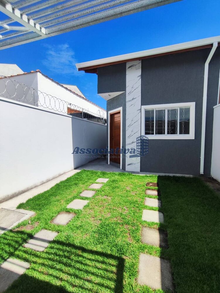 Casa à venda com 2 quartos, 70m² - Foto 2
