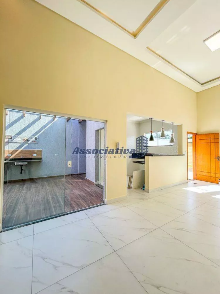 Casa à venda com 3 quartos, 115m² - Foto 4