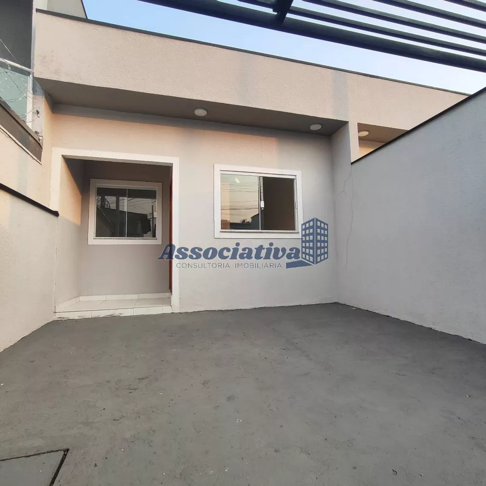 Casa à venda com 2 quartos, 71m² - Foto 2