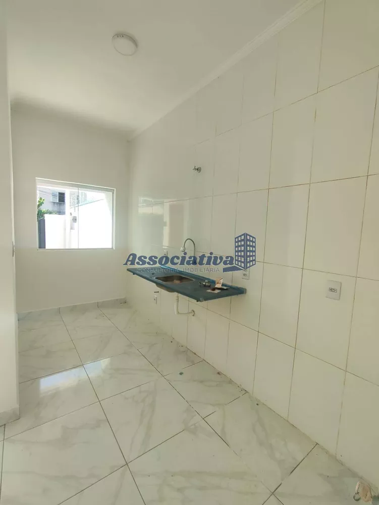 Casa à venda com 2 quartos, 71m² - Foto 8