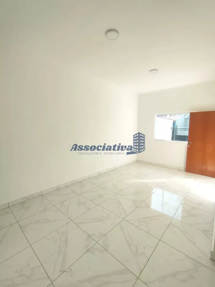 Casa à venda com 2 quartos, 71m² - Foto 4