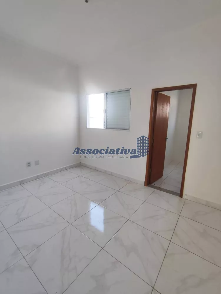 Casa à venda com 2 quartos, 71m² - Foto 10