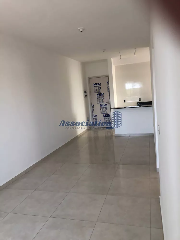 Apartamento à venda com 2 quartos, 63m² - Foto 4