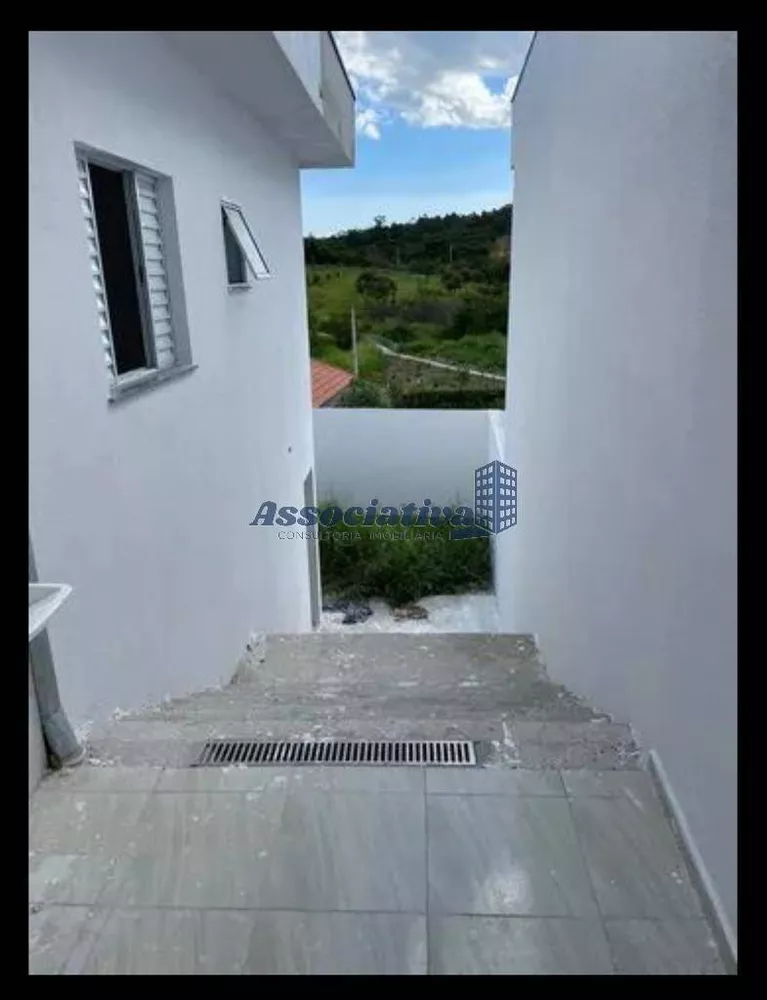 Casa à venda com 2 quartos, 75m² - Foto 12