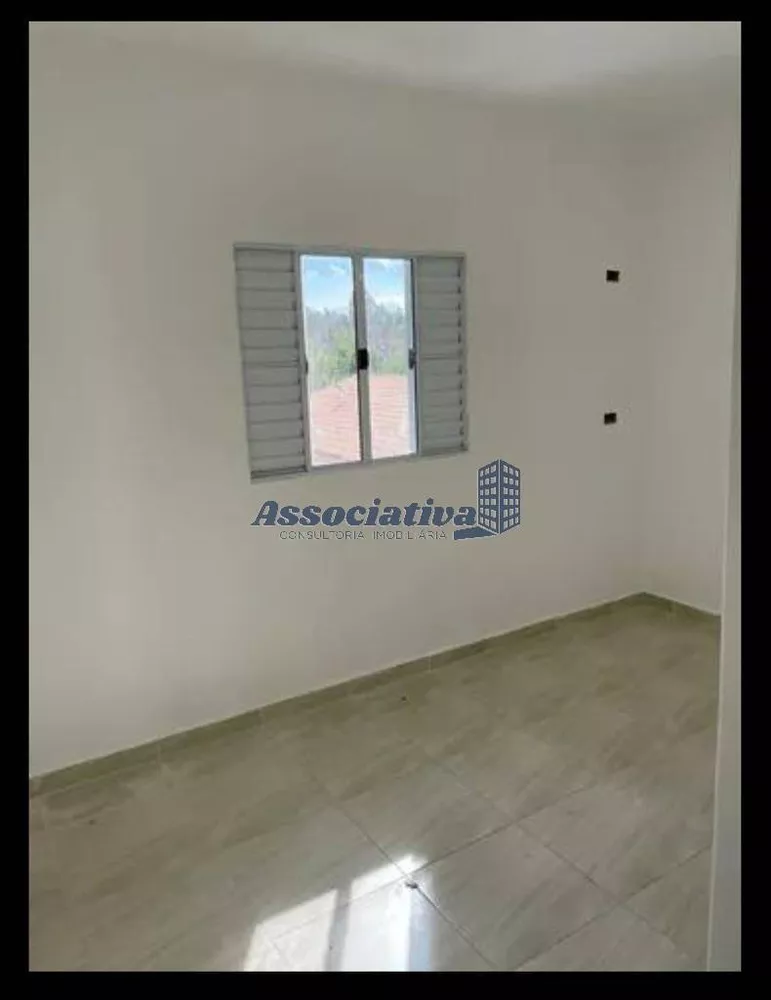 Casa à venda com 2 quartos, 75m² - Foto 8