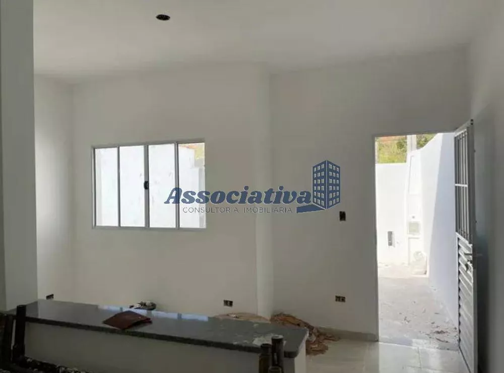 Casa à venda com 2 quartos, 75m² - Foto 3