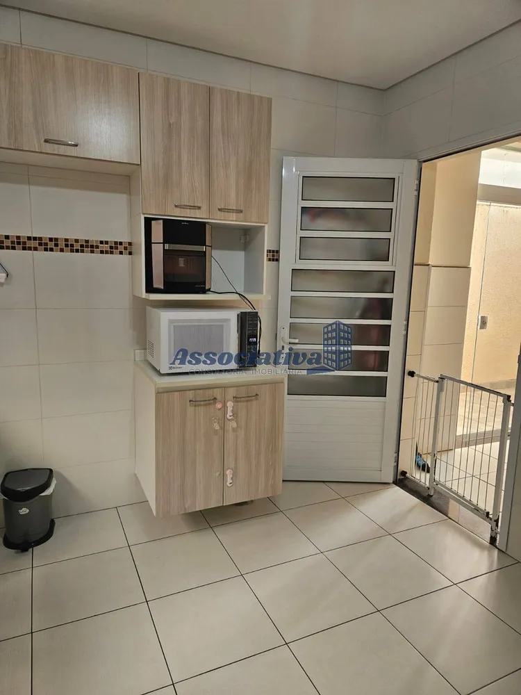 Casa, 4 quartos, 261 m² - Foto 8