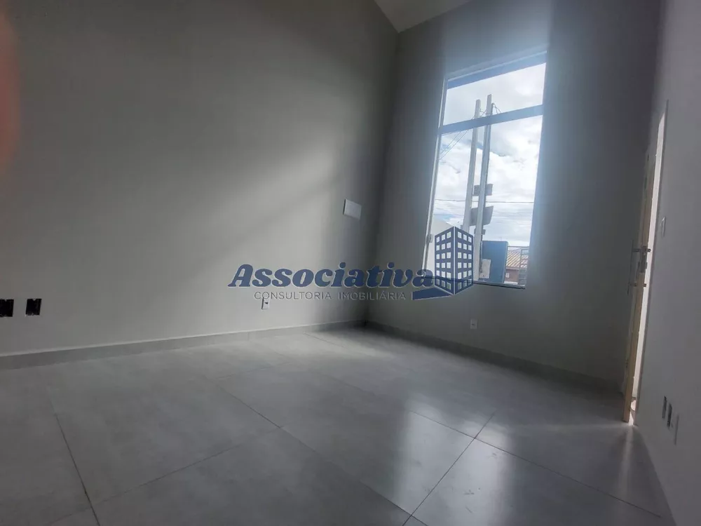 Casa à venda com 3 quartos, 75m² - Foto 3